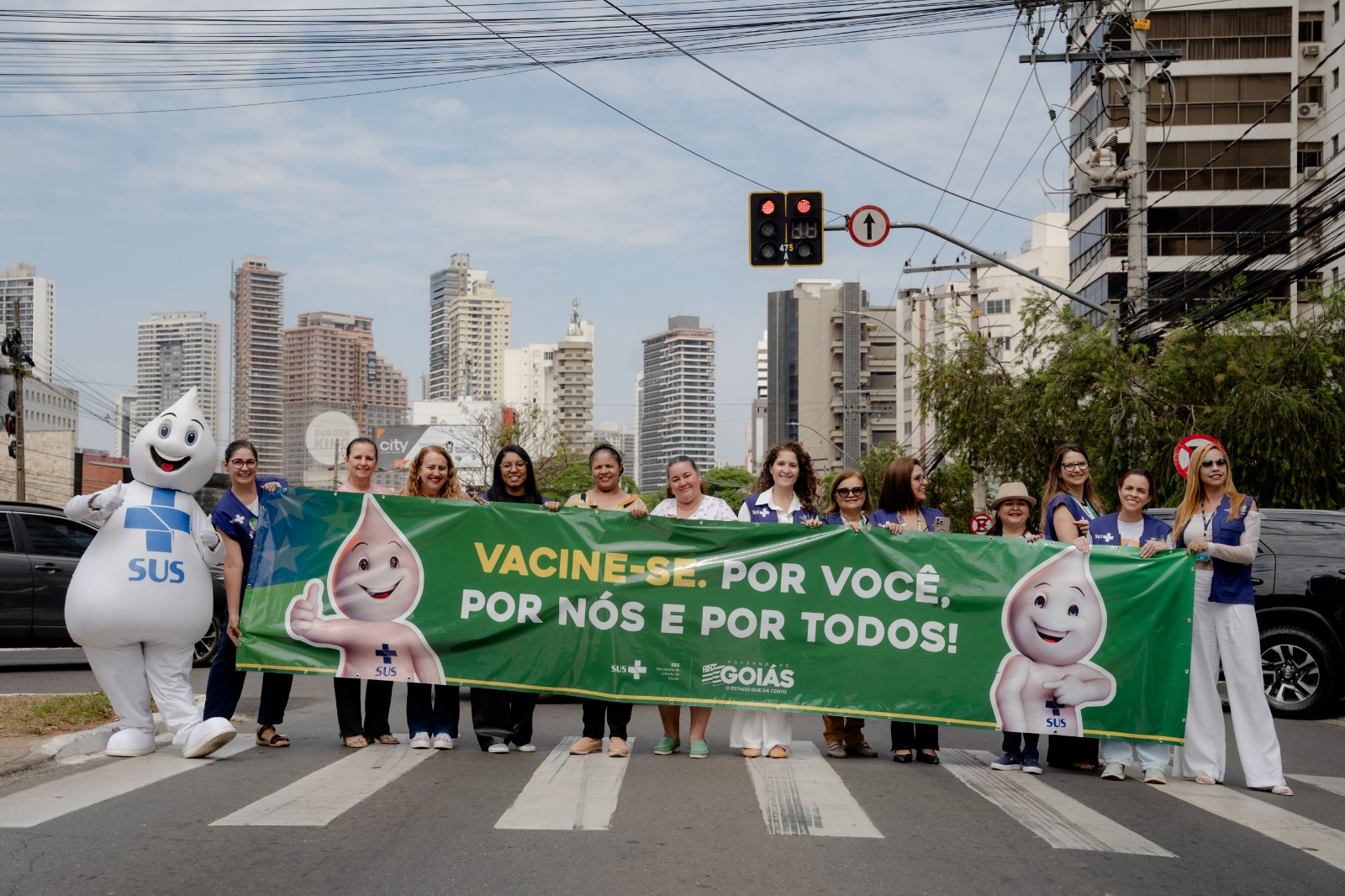 Saúde realiza blitz educativa e tour do Zé Gotinha pelas ruas de Goiânia