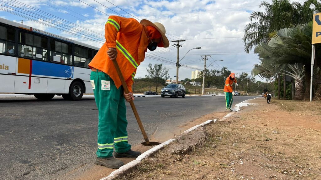 Comurg inicia nova etapa de limpeza nos cemitérios municipais